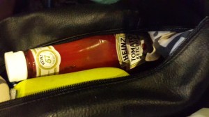 Smuggelketchup i handväskan :)